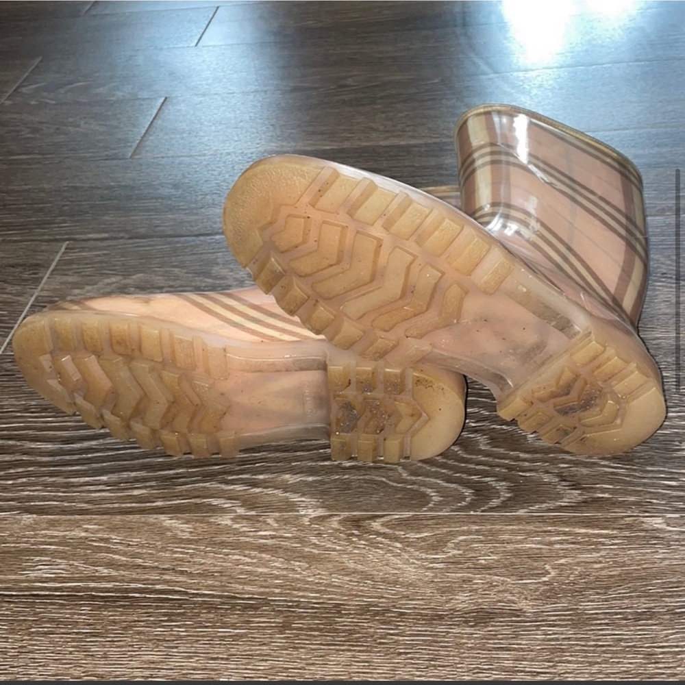 Pink Burberry Rain Boots - Picture 9 of 10